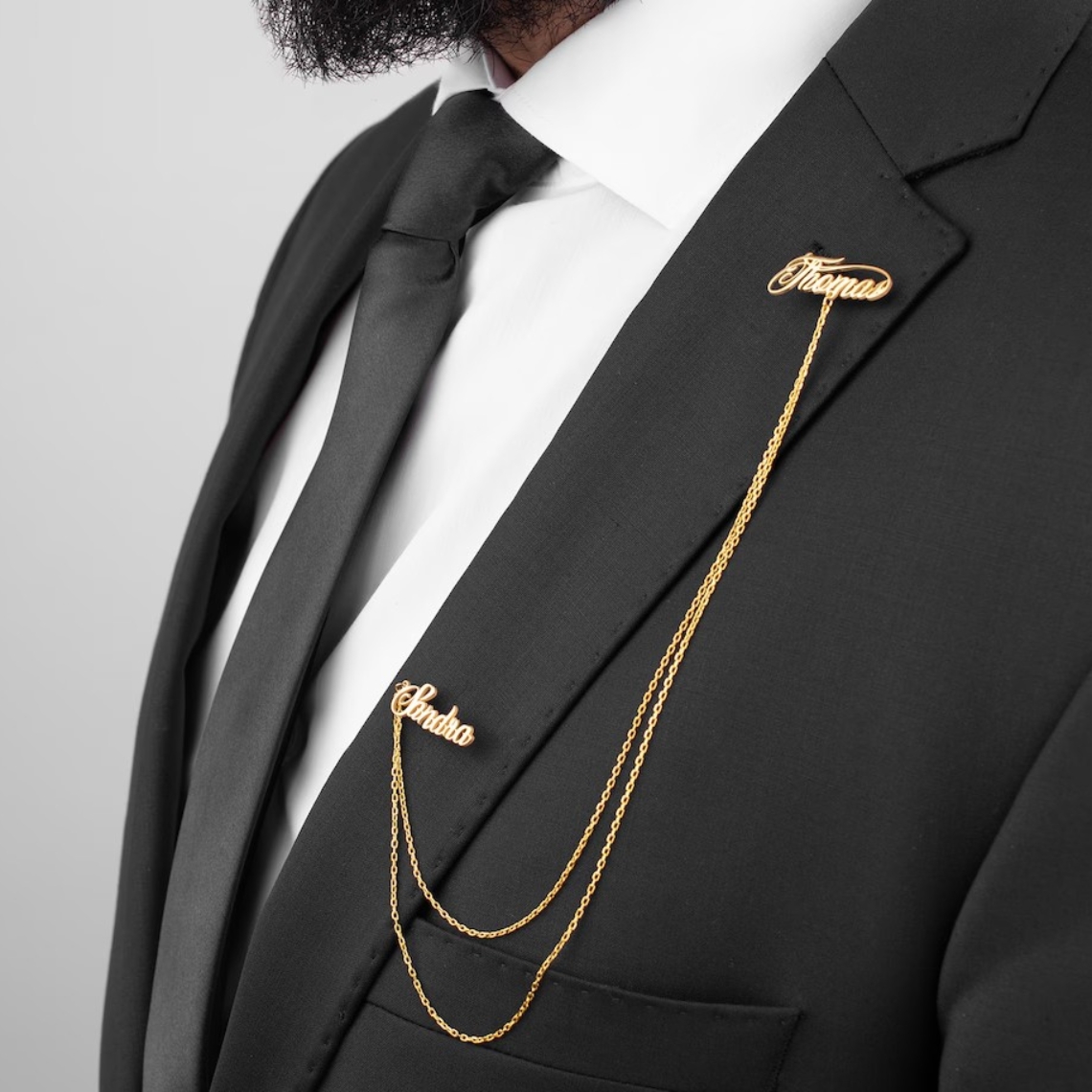 Custom Double Name Brooch Men  - Grooming Kit recension och pris
